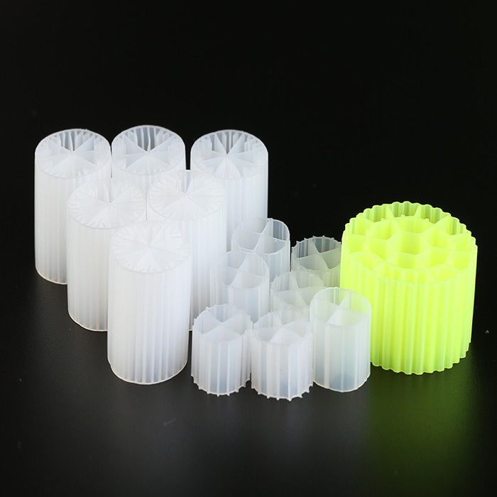 কালো ভার্জিন এইচডিপিই উপাদান এমবিবিআর প্লাস্টিক ফিল্টার মিডিয়া অ্যাকোয়ারিয়ামের জন্য 25mm X 12mm