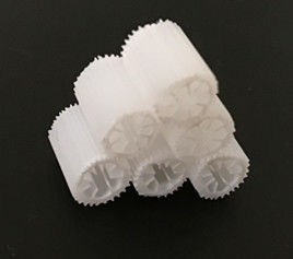 সাত গর্ত বায়োসেল ফিল্টার মিডিয়া HIPS সাদা রঙ উপাদান প্লাস্টিক ডুবে ফিল্টার মিডিয়া পুল জন্য