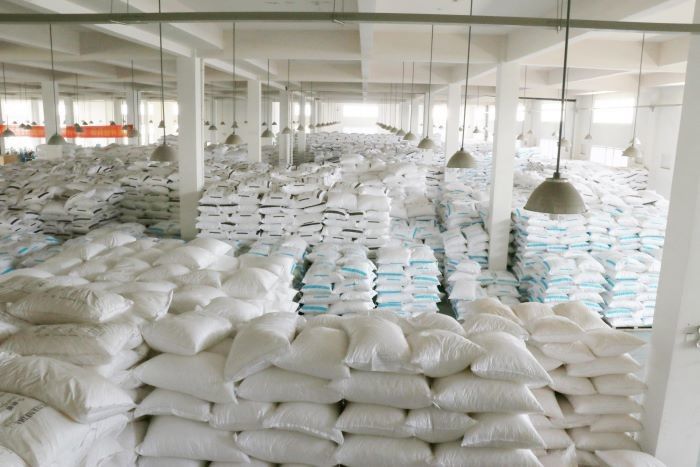 উচ্চ দক্ষতা সাদা রঙের প্লাস্টিক উপাদান ফিল্টার মিডিয়া বর্জ্য জল চিকিত্সার জন্য