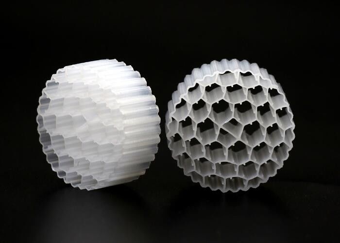 চীন কারখানা নতুন ছাঁচ বায়ো মিডিয়া জলজ চাষ এইচডিপিই এমবিবিআর বায়ো ফিল্টার মিডিয়া বায়োমাস ক্যারিয়ার ভাসমান মিডিয়া