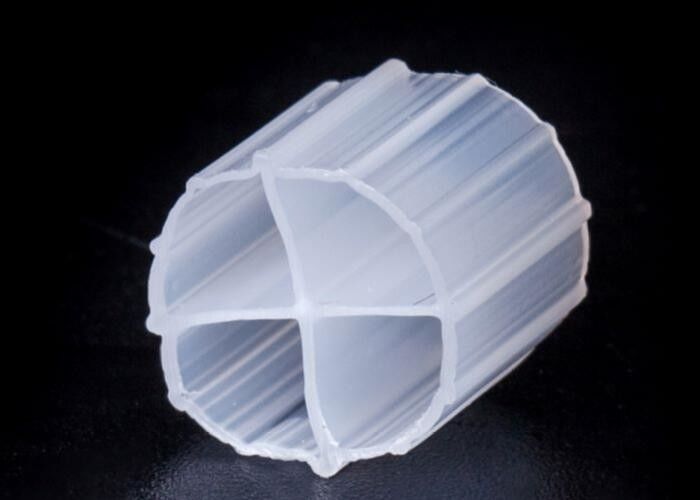 12*9 মিমি এমবিবিআর বায়ো ফিল্টার মিডিয়া সাদা রঙ এবং ভার্জিন এইচডিপিই উপাদান বায়োপাইপ বায়োবল সহ