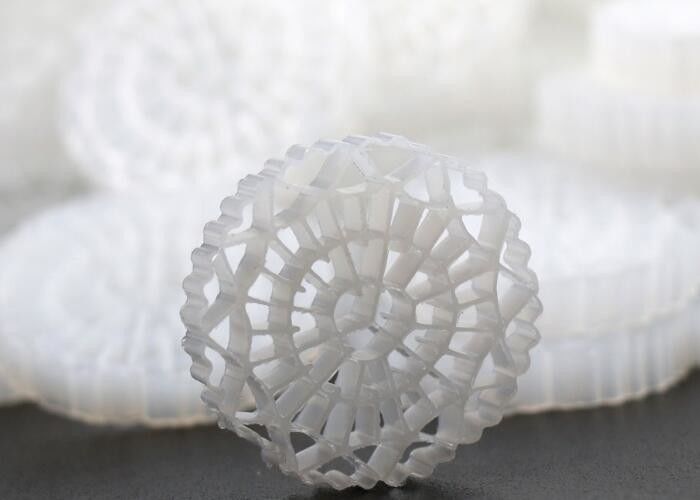 ইন্ডাস্ট্রিয়াল ওয়াটার ট্রিটমেন্ট বায়োসেল ফিল্টার মিডিয়া স্থল ভিত্তিক এমবিবিআর ভাসমান ক্যারিয়ার