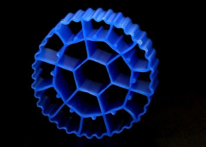 প্লাস্টিকের এমবিবিআর বায়োসেল বায়ো বলগুলি আরএএস শক প্রতিরোধের জন্য ফিল্টার মিডিয়া