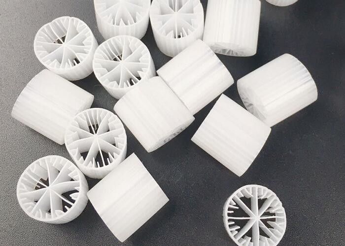 পরিবেশ বান্ধব অ্যানেরোবিক ট্যাঙ্ক ওয়াটার ট্রিটমেন্ট এমবিবিআর বায়ো মিডিয়া 15 * 15 মিমি বড় পৃষ্ঠতল