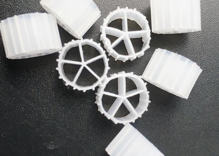 ১০*৭ মিমি এমবিবিআর ভাসমান ক্যারিয়ার মাছ চাষ ভূমি ভিত্তিক জলসম্পদ এইচডিপিই পরিবেশগত উপাদান সুপার মানের সাদা রঙ