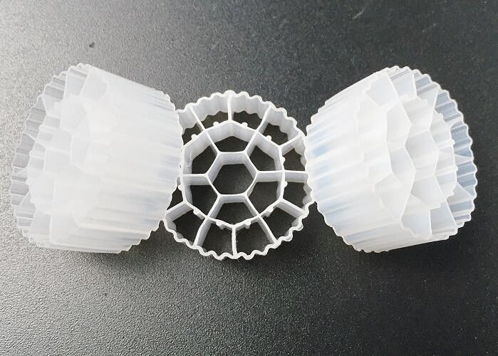 19 গর্ত 25 * 10 মিমি হোয়াইট বায়োমাস ফিল্টার ক্যারিয়ার ইউভি প্রতিরোধী বায়োফিল্ম মিডিয়া