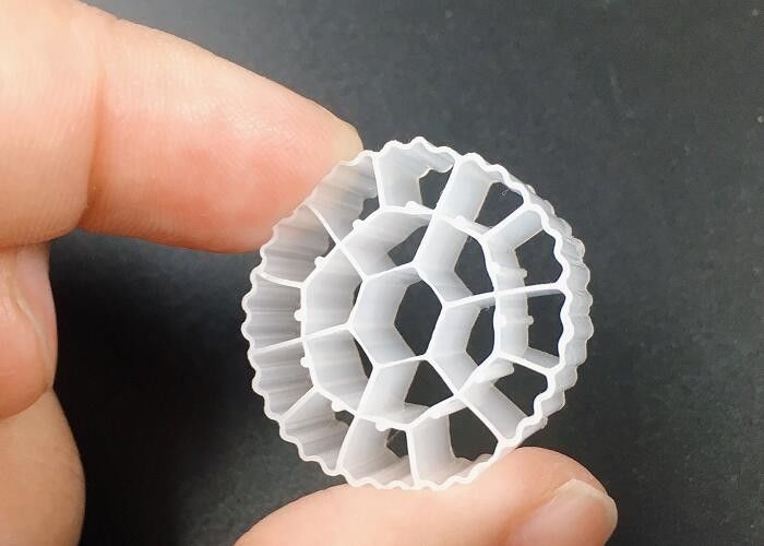Hdpe K3 Biocell MBBR জল চিকিত্সা মিডিয়া 25 * 12mm 600m2 / M3 বড় পৃষ্ঠতল