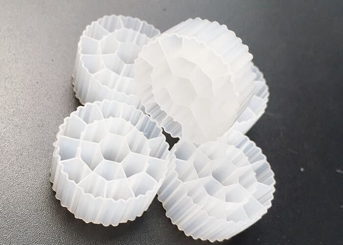 Hdpe K3 Biocell MBBR জল চিকিত্সা মিডিয়া 25 * 12mm 600m2 / M3 বড় পৃষ্ঠতল