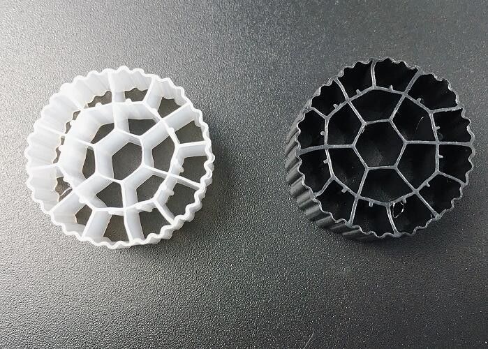 প্লাস্টিকের K1 & K3 বায়োবল ফিল্টার মিডিয়া এইচডিপিই 25 * 12 মিমি রাস হোয়াইট কালার বায়ো ক্যারিয়ার