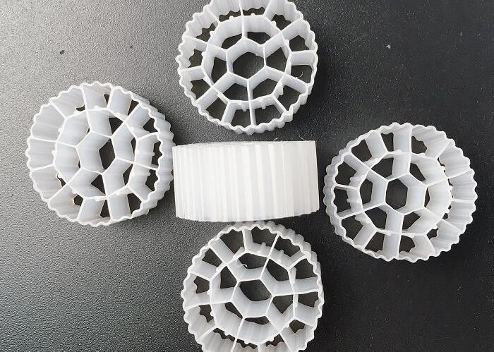 প্লাস্টিকের K1 & K3 বায়োবল ফিল্টার মিডিয়া এইচডিপিই 25 * 12 মিমি রাস হোয়াইট কালার বায়ো ক্যারিয়ার