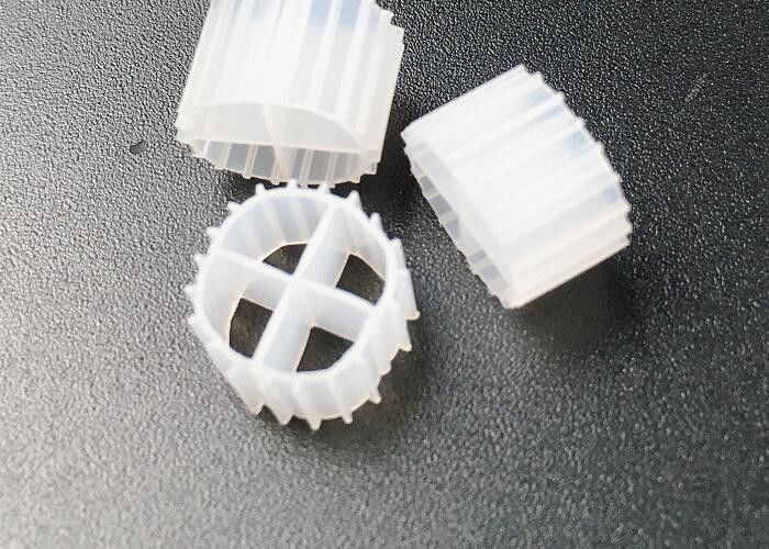 কাল্ডনেস এমবিবিআর বায়ো ফিল্টার মিডিয়া ভাসমান চলমান বিছানা বায়োফিল্ম রিঅ্যাক্টর অ্যাকোয়ারিয়াম সাদা রঙ 11 * 7 মিমি