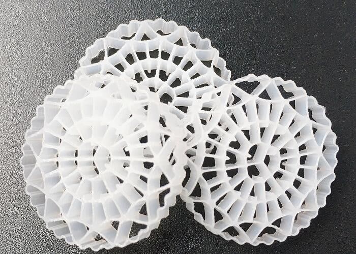 প্রাকৃতিক রঙ এমবিবিআর ফিল্টার মিডিয়া উচ্চ পৃষ্ঠতল এলাকা 25 মিমি এক্স 4 মিমি আকার