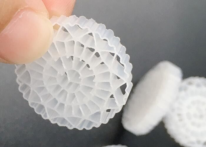 PE63 ফুলের আকৃতির এমবিবিআর বায়ো মিডিয়া বিগ পৃষ্ঠতল সহ 1200m2/m3 পৃষ্ঠতল