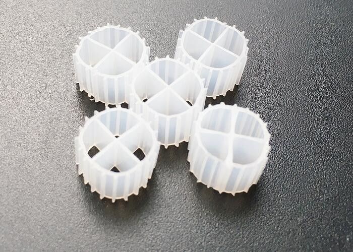 সাদা রঙ 11 * 7 মিমি কে 1 বায়ো ফিল্টার এইচডিপিই এমবিআর বায়ো ক্যারিয়ার ভাসমান বায়োবলস