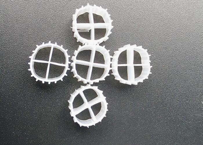 সাদা রঙ 11 * 7 মিমি কে 1 বায়ো ফিল্টার এইচডিপিই এমবিআর বায়ো ক্যারিয়ার ভাসমান বায়োবলস