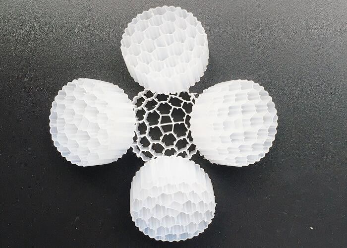 এফডিএ নিরাপদ উপাদান এমবিবিআর ফিল্টার মিডিয়া পৌর শিল্প বর্জ্য জল চিকিত্সার জন্য সাদা রঙ