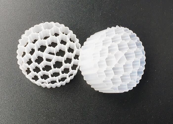 প্লাস্টিকের বায়ো এমবিবিআর ওয়াটার ট্রিটমেন্ট FAB / ট্রিপলিং ফিল্টার প্যাকিং ভাসমান মিডিয়া 25 * 12 মিমি