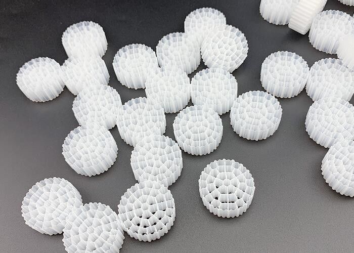 এমবিবিআর বায়ো বল নিকাশী চিকিত্সা প্লাস্টিক ফিল্টার মিডিয়া 25 * 10MM