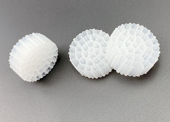 জল চিকিত্সা বড় পৃষ্ঠতল এলাকা MBBR Biocell ফিল্টার মিডিয়া 25 * 10MM