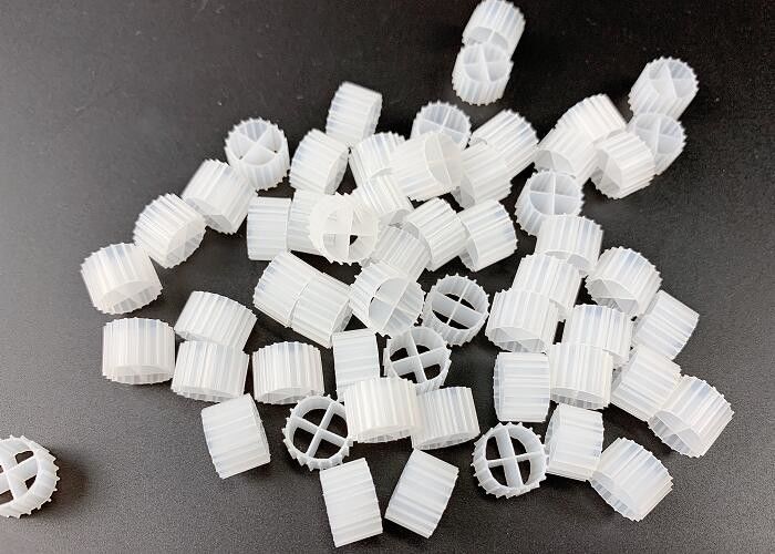 11 * 7 মিমি প্রাকৃতিক রঙ এবং কুমারী এইচডিপিই উপাদান এমবিবিআর বায়োফিল্ম ক্যারিয়ার প্রস্তুতকারক