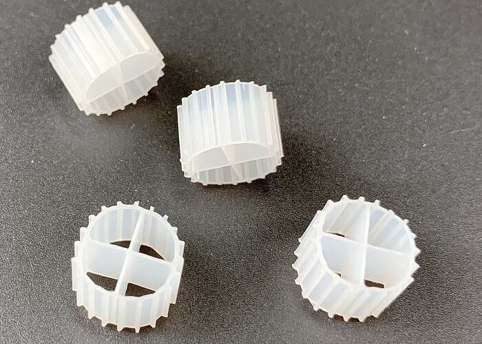 11*7 মিমি এমবিবিআর বায়ো ফিল্টার মিডিয়া কে 1 সাদা রঙ এবং কুমারী এইচডিপিই উপাদান সহ