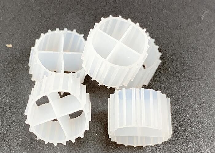 সাদা রঙের এমবিবিআর মিডিয়া বায়োফিল্ম ক্যারিয়ার সুপার ডিকার্বুরাইজেশন এবং ভার্জিন এইচডিপিই উপাদান সহ