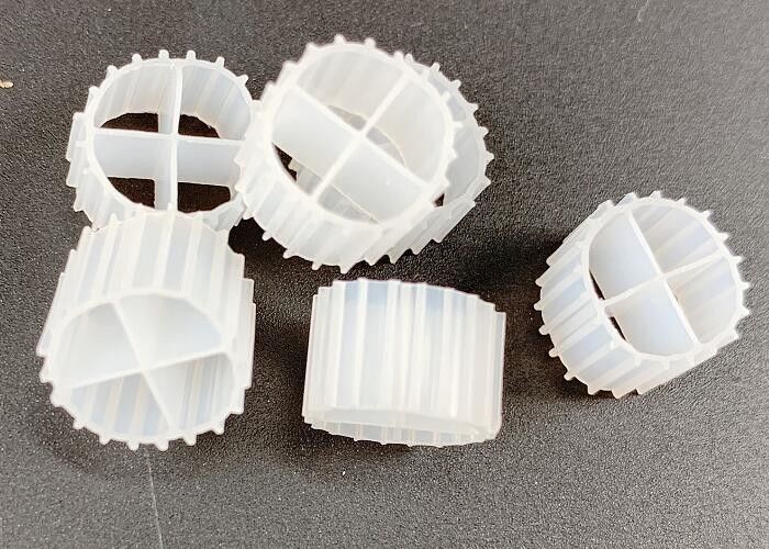 সাদা রঙের এমবিবিআর মিডিয়া বায়োফিল্ম ক্যারিয়ার সুপার ডিকার্বুরাইজেশন এবং ভার্জিন এইচডিপিই উপাদান সহ