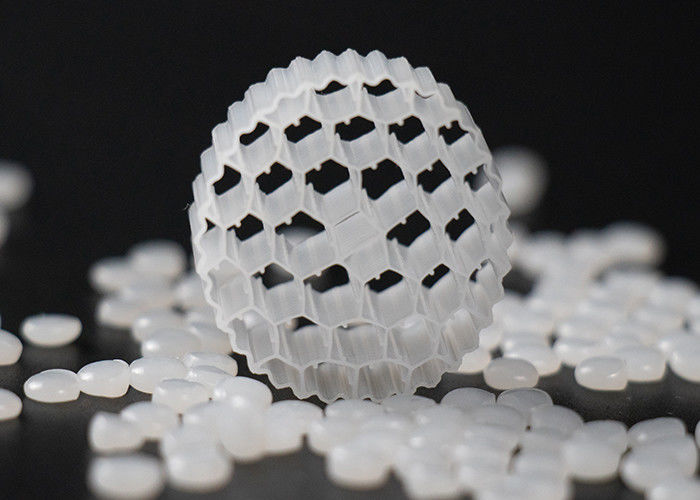 Mbbr বায়োমোভার হোয়াইট ৩৮ রুম জৈব ফিল্টার মিডিয়া