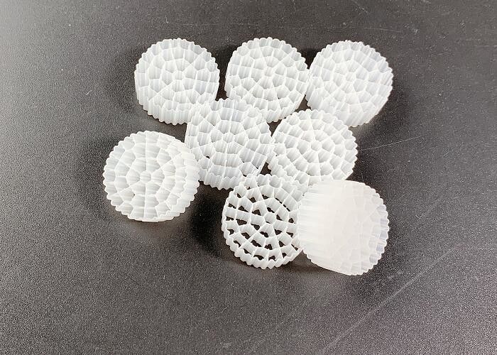 সাদা রঙ এসবিআর প্রক্রিয়া জল চিকিত্সা এমবিবিআর ফিল্টার মিডিয়া ROHS REACH